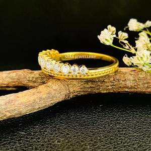 Banda a juego de diamantes cultivados en laboratorio de oro macizo de 14 quilates para anillo de bodas solitario. - Product Image 3