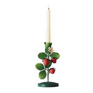 Candelabro de Metal con Forma de Planta de Fresa, Hojas Verdes, Bayas Rojas, Flor Blanca, Base de Metal Duradera, Decoración para el Hogar - Product Image 1