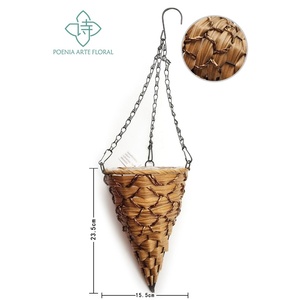 Triangolo pendente in legno fioriera da giardino