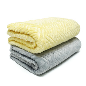 Custom <strong>Multi</strong>-Color Luxury Super Soft Flannel Fleece <strong>Knitted</strong> Polyester <strong>Blanket</strong> Portable Geometric Embossed Solid <strong>Pattern</strong> Throws