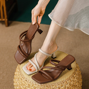 Sandalias de Tacón Cuadrado para Mujer, de Piel Sintética, Tacón Medio, Deslizables, con Correa Trasera, Elegantes, de Verano, de Color Sólido - Product Image 1