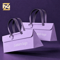 Sac cadeau en papier d'art triangulaire de qualité supérieure avec logo imprimé personnalisé, étiquette amovible pour bijoux, cadeaux de fête, emballage de vente au détail