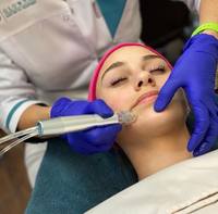 Appareil de Hydradermabrasion Professionnel pour le Soin du Visage à l'Eau, Élimination des Peaux Mortes, Traitement de l'Acné, Raffermissement de la Peau