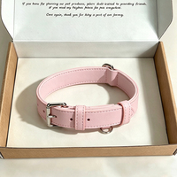 OEM Maßgefertigtes Modisches Rosa Leder-Hundehalsband Weiches Komfortables Verstellbares Haustier-Halsband mit Silberner Metallschnalle D-Ring für Hunde und Katzen