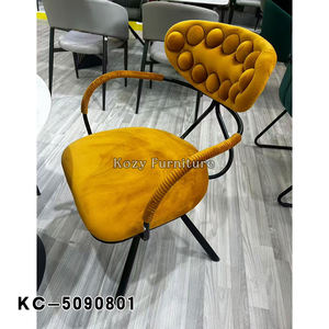 Cadre en métal enduit de <span class=keywords><strong>poudre</strong></span> noir jambe restaurant salle à manger <span class=keywords><strong>chaise</strong></span> <span class=keywords><strong>velours</strong></span> siège <span class=keywords><strong>chaise</strong></span> pour les ventes - Product Image 1