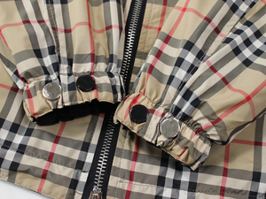 เสื้อแจ็คเก็ตซิปดีไซน์ Burberry ลายตารางกันน้ำสำหรับผู้ชาย สไตล์ลำลองหรูหรา ใส่ได้สองด้าน เหมาะสำหรับกิจกรรมกลางแจ้ง - Product Image 4