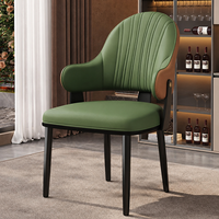 Chaise de salle à manger scandinave moderne en cuir PU avec pieds en métal pour la maison, le bureau et l'appartement – Conception durable