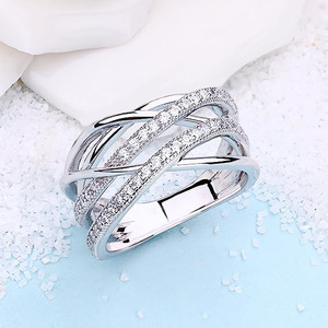 Anello Multistrato alla Moda, Gioiello Minimalista ed Elegante per Donna, Design Moderno per Uso Quotidiano - Product Image 5