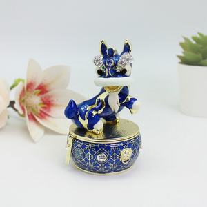 SHINNYGIFTS capodanno cinese figurine di danza del leone in metallo dipinte a mano scatole di gingillo in smalto per la decorazione della casa - Product Image 3