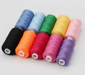Vente en gros de fil à coudre en polyester filé 400yard 40/2 fabricant 100 couleurs/ensemble