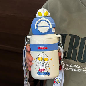 Botella de agua aislada para niños Ultraman, de acero inoxidable 316, con doble función de bebida, para uso escolar. - Product Image 4