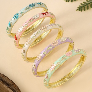 Bracelet unisexe style ethnique, plaqué or, en alliage de zinc émaillé, motif petite fleur rétro effet goutte d'huile, le plus vendu en usine, vente en gros - Product Image 2
