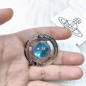 Nuova Collana da Donna Queen Mother Pianeta UFO Blu Ghiaccio di Lusso con Orbita Tridimensionale di Saturno e Pietra Principale in Zircone - Product Image 4
