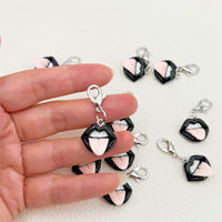 Pendentif en résine bouche noire d'Halloween, accessoire avec fermoir mousqueton, breloque de sac, décoration de valise, cadeau