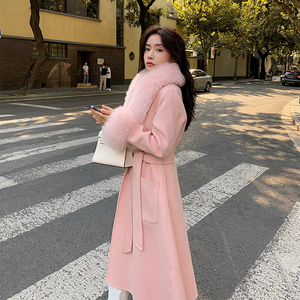 Женское длинное пальто из меха альпаки - Product Image 4