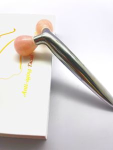 ลูกกลิ้งหินธรรมชาติสามมิติสีชมพูสำหรับดูแลผิว3D หน้า - Product Image 2