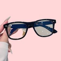 Lunettes optiques carrées simples vintage unisexes, design à rivets, anti-lumière bleue, lunettes de lecture pour hommes et femmes