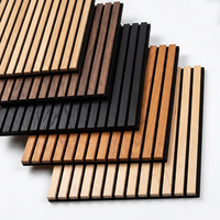 Panneaux muraux en placage de bois massif Mur à lattes MDF en chêne naturel pour l'insonorisation et la décoration intérieure des repas modernes