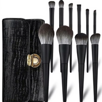 Ensemble de 10 pinceaux de maquillage synthétiques à poils noirs mats avec manche en bois - Pinceaux portables pour poudre, fond de teint et blush