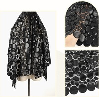 Tissu en cuir PU découpé au laser et brodé pour chaussures, sacs, canapés et vêtements