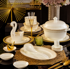 Service <span class=keywords><strong>de</strong></span> Table Céramique <span class=keywords><strong>de</strong></span> <span class=keywords><strong>Noël</strong></span> 60 Pièces Équipé d'un Pot Riche, Série Mode Xiaozi, Service <span class=keywords><strong>de</strong></span> <span class=keywords><strong>Vaisselle</strong></span> Simple en Porcelaine Tendre pour 10 Personnes - Product Image 3