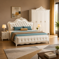 Ensemble de chambre à coucher de luxe industriel européen en bois et cuir PU, comprenant lit Queen/King, table de chevet, coiffeuse, matelas et armoire