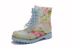 Delle donne di disegno del fiore di alta cut custom pvc <span class=keywords><strong>pioggia</strong></span> martin <span class=keywords><strong>scarpe</strong></span> <span class=keywords><strong>per</strong></span> <span class=keywords><strong>la</strong></span> signora con pizzo - Product Image 3