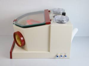 Sabbiatrice Dentale a Due Penne + Due Serbatoi con Luce LED e Ampia Finestra di Visualizzazione, Macchina per Sabbiatura con Controllo a Pedale - Product Image 4