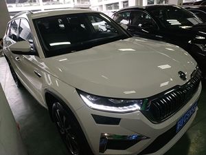 Guazi 2023 Stock <span class=keywords><strong>Skoda</strong></span> Kodiaq GT 2.0T 4WD Haute Performance <span class=keywords><strong>SUV</strong></span> Moyen 5 Places Faible Consommation de Carburant État Neuf Volant à Gauche - Product Image 5