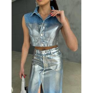 เสื้อกั๊กยีนส์สีน้ำเงินสำหรับผู้หญิง ตกแต่งด้วยลายฟอยล์ - Product Image 1