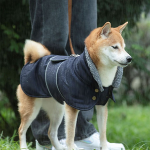 Chubasquero universal para perros grandes, chaqueta impermeable de alta costura, con solapa peluda - Product Image 1
