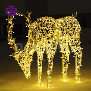 Décoration de Noël LED en forme de cerf pour extérieur, lumière blanc chaud 2700K, étanche, design 3D en fil métallique pour affichage festif - Product Image 2