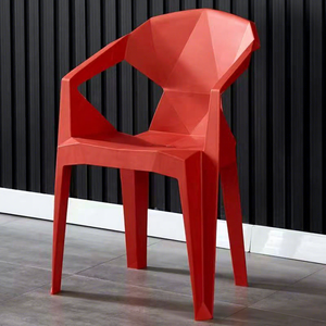 Chaise en plastique PP empilable et épaissie pour la maison, la <span class=keywords><strong>salle</strong></span> <span class=keywords><strong>à</strong></span> <span class=keywords><strong>manger</strong></span>, le salon, le balcon, <span class=keywords><strong>fauteuil</strong></span> en plastique portable empilable - Product Image 1