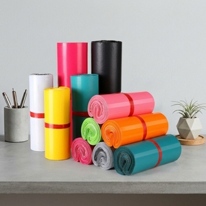 ถุงเมลเลอร์พลาสติก PE แบบด้านหรูหรา พร้อมพิมพ์โลโก้ตามสั่ง ปิดผนึกเองได้ กันน้ำ สำหรับบรรจุภัณฑ์เครื่องสำอาง - Product Image 1