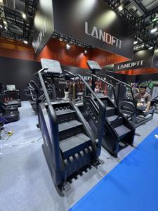 Équipement de gymnastique commerciale Land Fitness Stair Master Cardio Machine pour l'escalade <span class=keywords><strong>d</strong></span>'<span class=keywords><strong>escalier</strong></span> de <span class=keywords><strong>musculation</strong></span> - Product Image 4