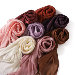 Zifeng OEM Foulard long uni en soie fine et <span class=keywords><strong>satin</strong></span> froissé, effet gaze, pour femme musulmane, Hijab et Turban brillant - Product Image 5