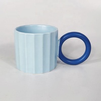 2024 Couleur glaçure poignée ronde ins design céramique café cadeau tasse grès tasse