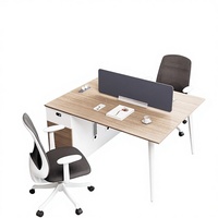 Bureau d'ordinateur commercial simple pour six à huit personnes, avec chaise, boîte à câbles, prise et poste de travail en PVC