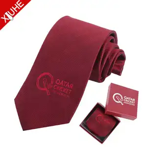 Özelleştirilebilir hediye kutusu klasik tasarım kravat jakarlı kırmızı renk kravat özel Mens 100% ipek kravatlar