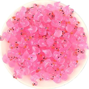 Venta al por mayor Mini patito de resina lindo que brilla en la oscuridad encanto decorativo artesanía - Product Image 5