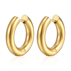 Geometric Stainless Steel Hollow Earrings With A High-end Feel Women's Trend Light Luxury Style 18K Earrings Wholesale