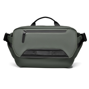 Sac bandoulière messager homme grande capacité en PU imperméable, nouveau style, avec logo personnalisé, pour voyageur urbain - Product Image 1