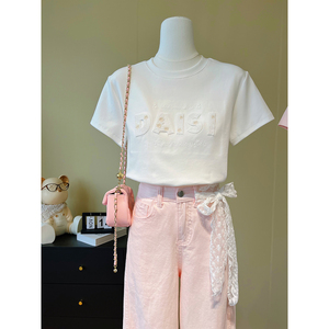 เสื้อยืดแขนสั้นสีชมพูสำหรับผู้หญิงในฤดูใบไม้ผลิและฤดูร้อน ทำจากผ้าฝ้ายแท้ พร้อมดีไซน์ปักลายหลวมๆที่ไหล่ - Product Image 3