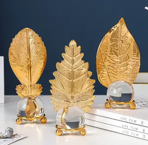 Nordic Light Luxus Golden Crystal Ball Blatt Eisen Kunst Ornament Kugel Glas beleuchtet Ornament