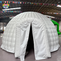 Dôme de golf gonflable en PVC personnalisé avec utilisation quatre saisons Ouverture automatique rapide Trois chambres et un salon