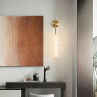 Lampe murale moderne nordique en fer avec bande LED et lumière chaude pour la décoration de la chambre à coucher et du salon