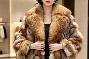 <span class=keywords><strong>Cappotto</strong></span> Lungo da Donna in Vera <span class=keywords><strong>Pelliccia</strong></span> <span class=keywords><strong>di</strong></span> Volpe Rossa Naturale per Calore <span class=keywords><strong>e</strong></span> Moda Invernale, <span class=keywords><strong>Cappotto</strong></span> Oversize <span class=keywords><strong>con</strong></span> <span class=keywords><strong>Collo</strong></span> in <span class=keywords><strong>Pelliccia</strong></span> <span class=keywords><strong>di</strong></span> Volpe <span class=keywords><strong>e</strong></span> <span class=keywords><strong>Maniche</strong></span> Lunghe - Product Image 5