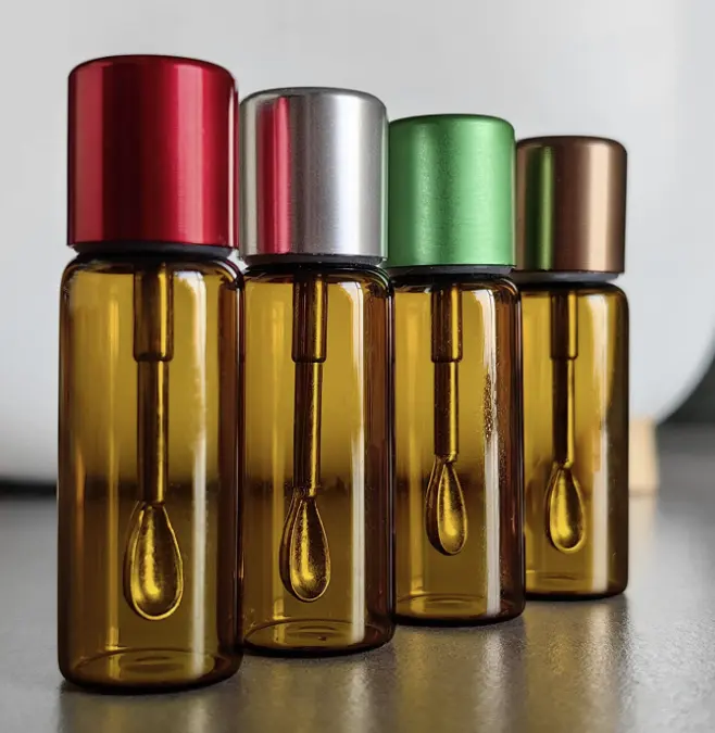 Parfüm flaschen * 4 (grün, rot, braun, silber), Parfüm trichter * 1 Kapazität: 5ml, modisches Aussehen