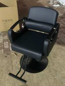 Venta al por mayor Silla de peluquero equipo de salón elevador de cuero simple para cortar el pelo muebles de metal - Product Image 5