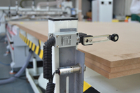 Sistem Pemuatan/Pembongkaran Otomatis 3-Axis ATC CNC Router, Efisiensi Tinggi, Pemrosesan Massal, Produksi Massal Panel Kabinet